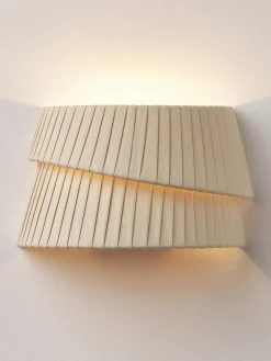 Applique con paralume asimmetrico Nyla