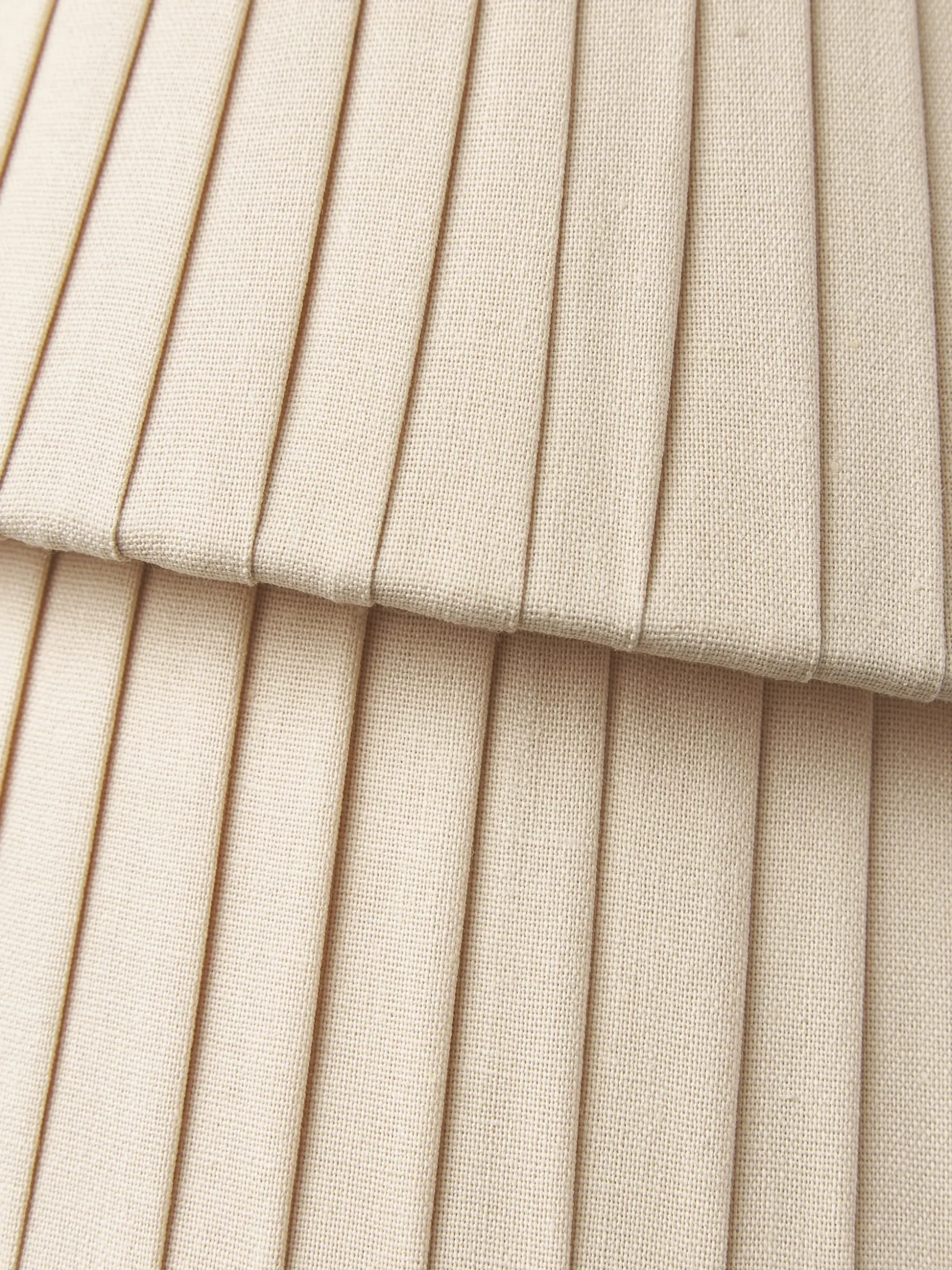 Applique con paralume asimmetrico Nyla