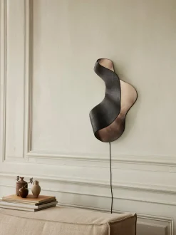 Applique grande a LED con luce regolabile Oyster