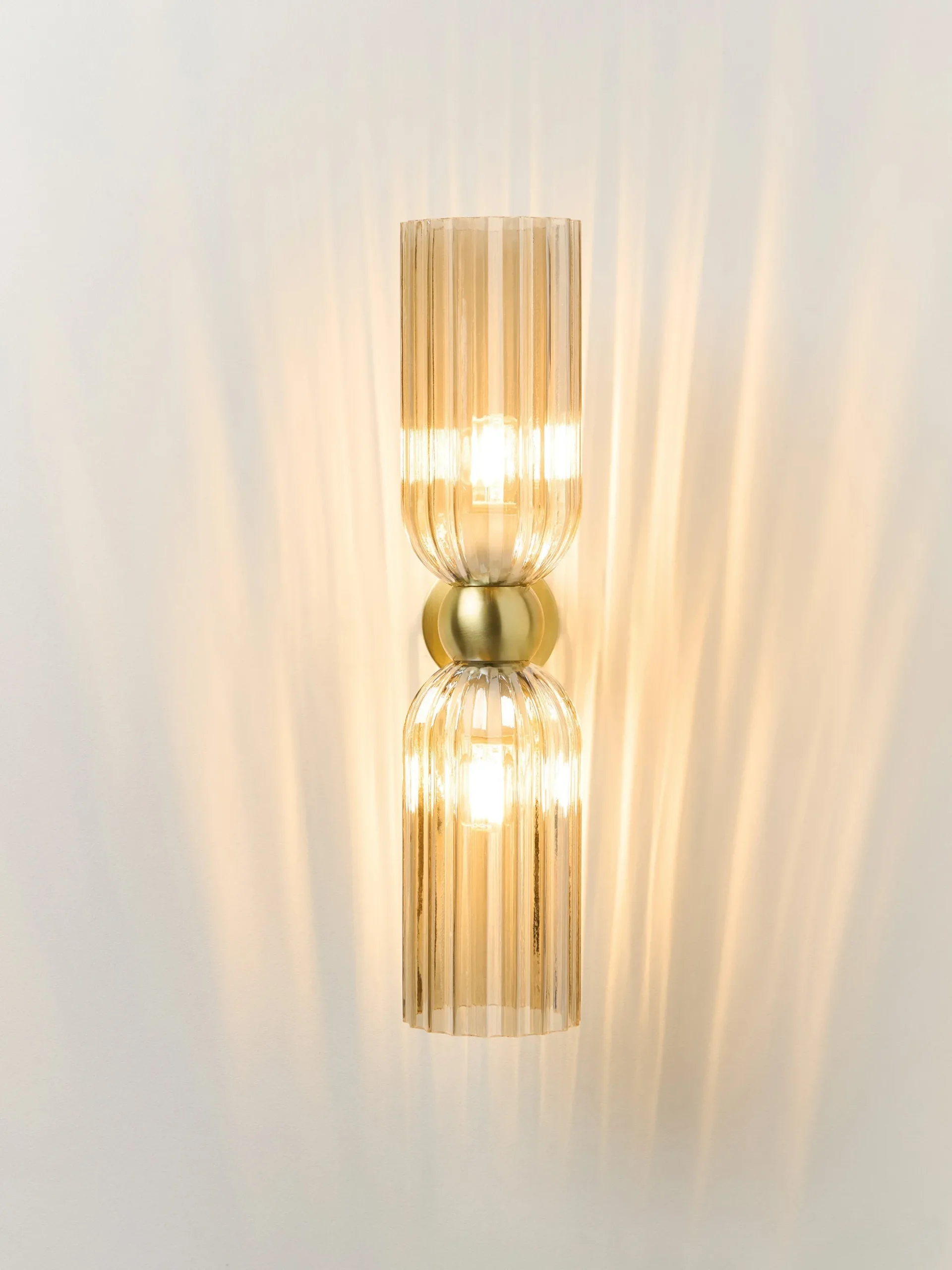Applique con luce su e giù Antic