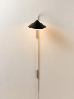 Applique grande con presa Arum, orientabile