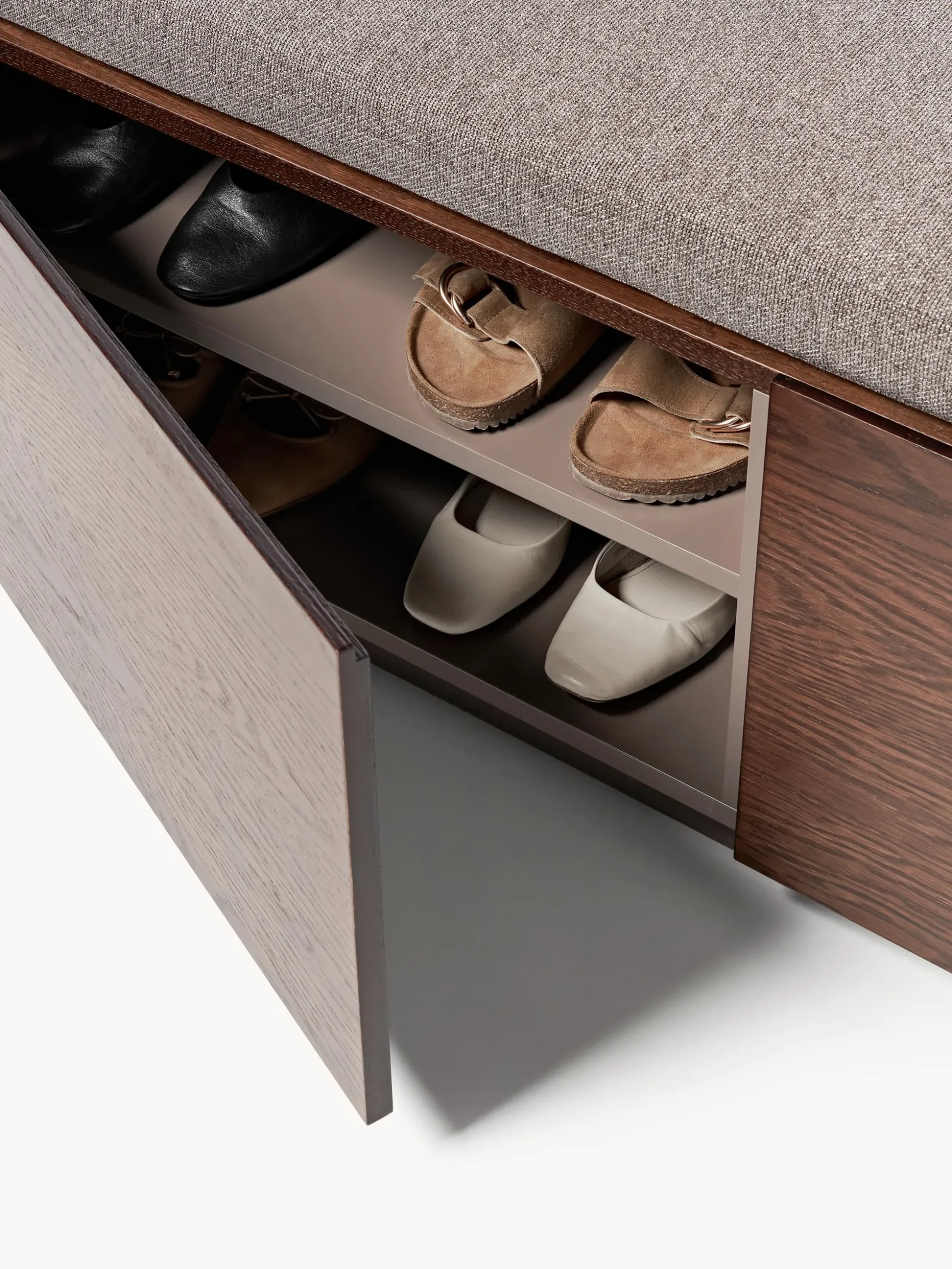 Armadio in legno Larsen