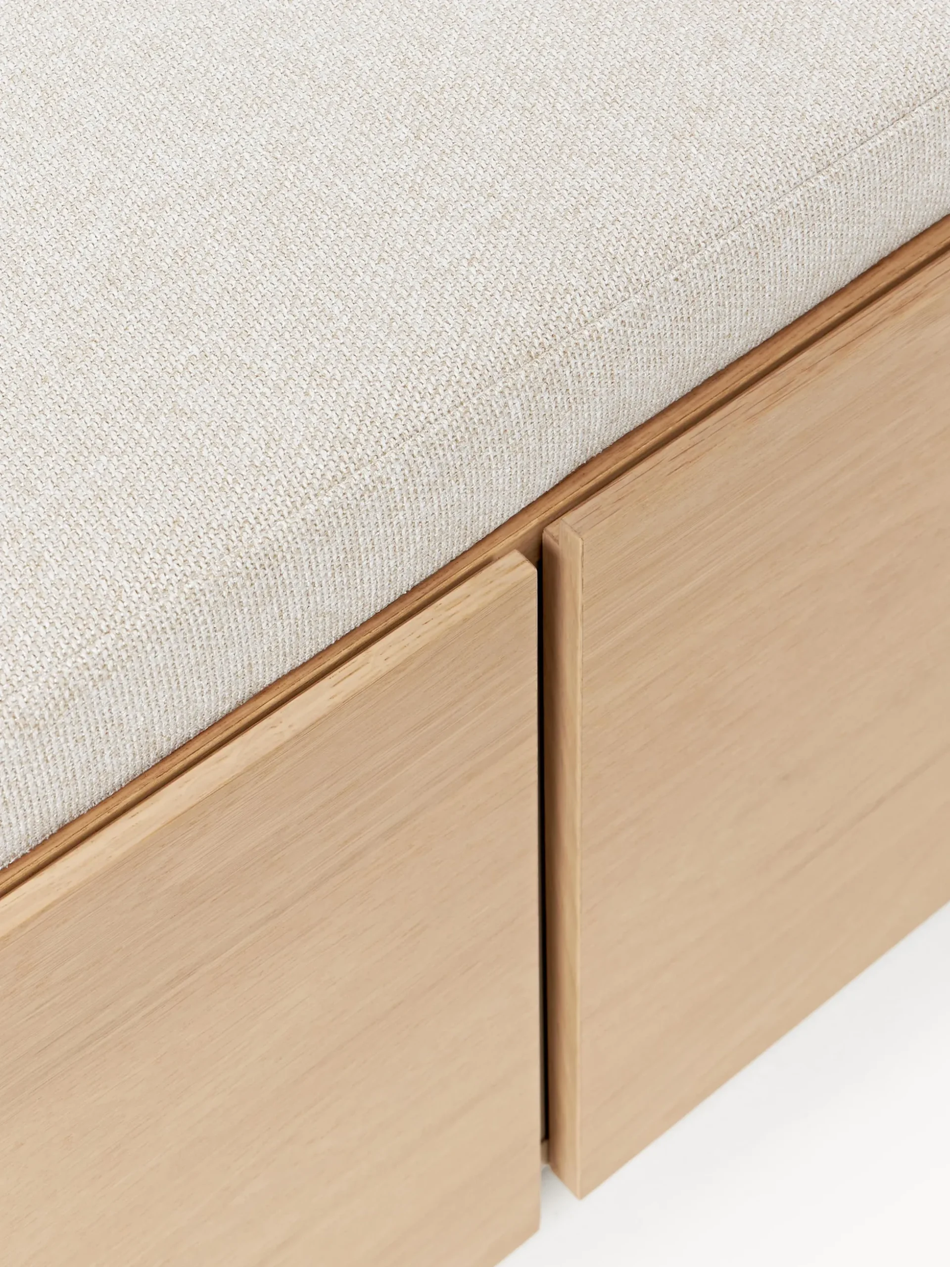 Armadio in legno Larsen