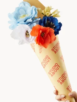 Bouquet di fiori artificiali fatto a mano Because