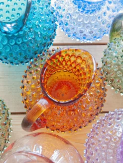 Brocca in vetro soffiato Hobnail 2 L