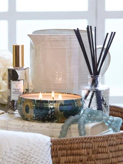 Candela profumata con tre stoppini fatta a mano Japonica Collection (legno di Cade, verbena e lavanda)