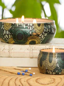 Candela profumata con tre stoppini fatta a mano Japonica Collection (legno di Cade, verbena e lavanda)