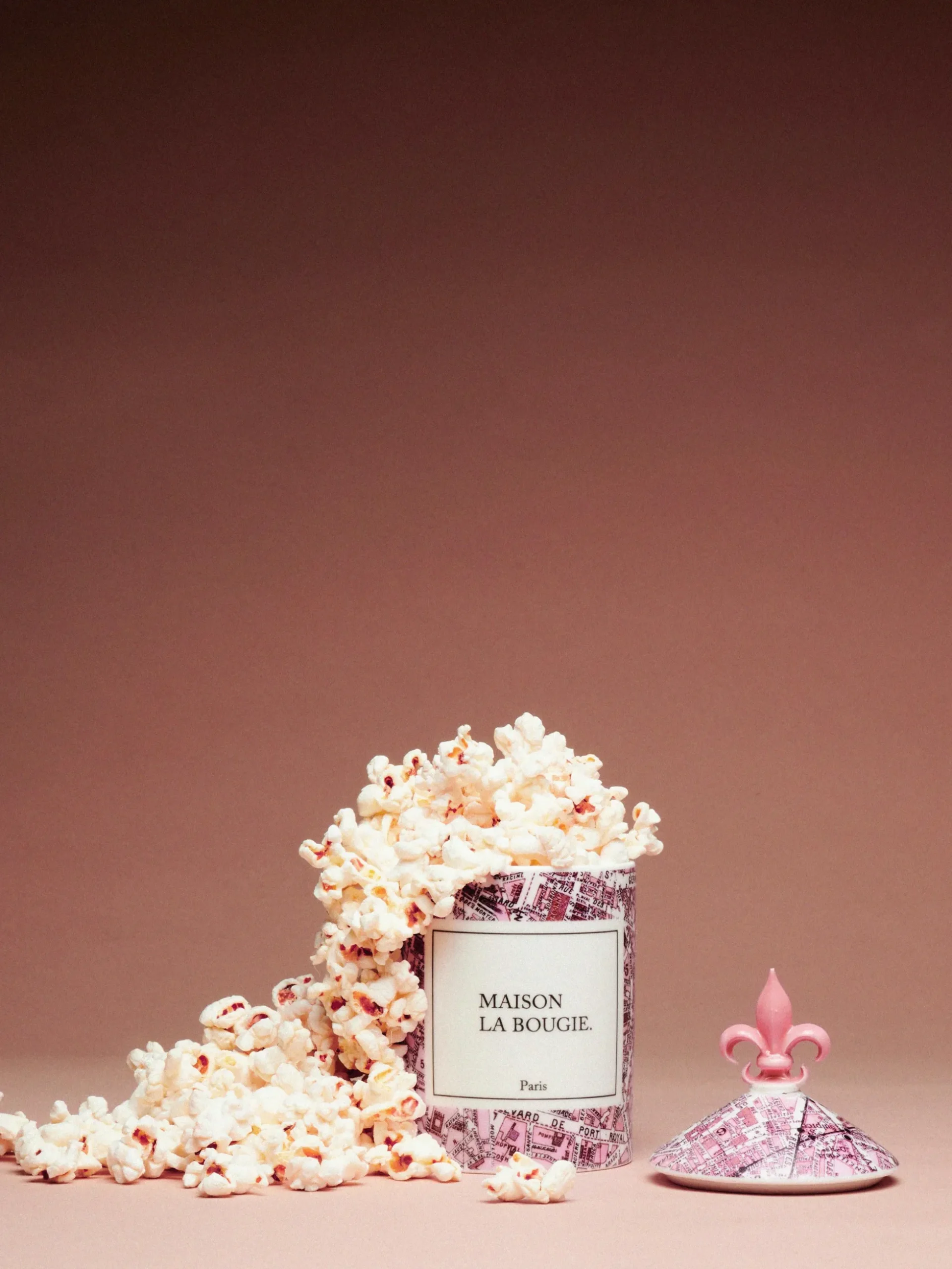 Candela profumata fatta a mano Paris (lavanda, legno di cedro & patchouli)
