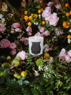 Candela profumata fatta a mano Rose Poivrée (ambra, palmarosa, rosa)