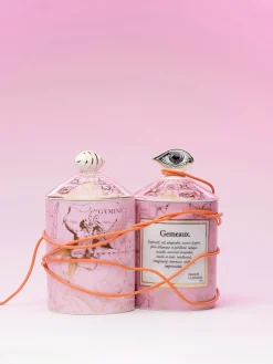 Candela profumata fatta a mano Gemini (lavanda, cipresso & legno di cedro)
