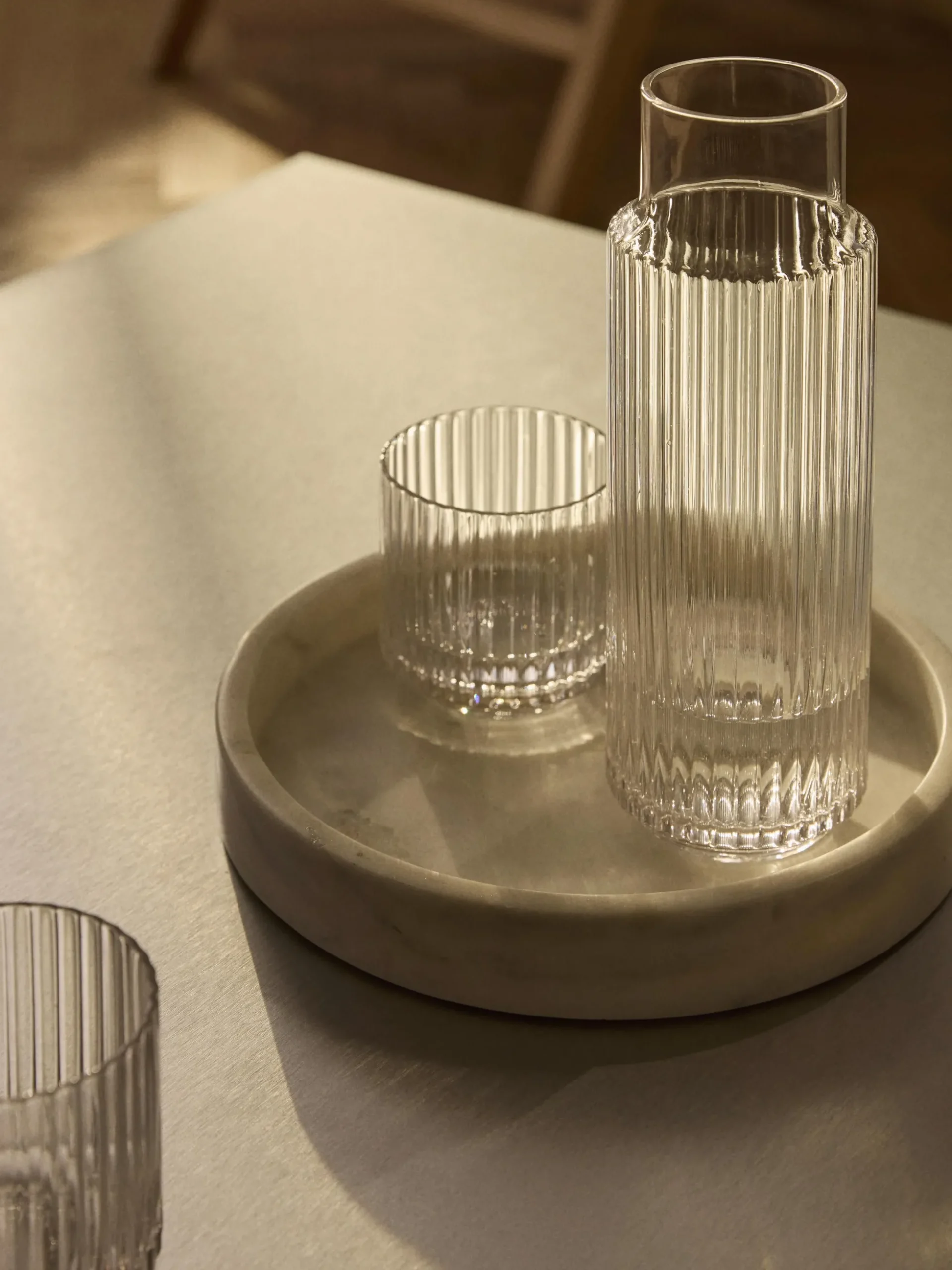 Caraffa e bicchieri in vetro soffiato Aleo, set da 5