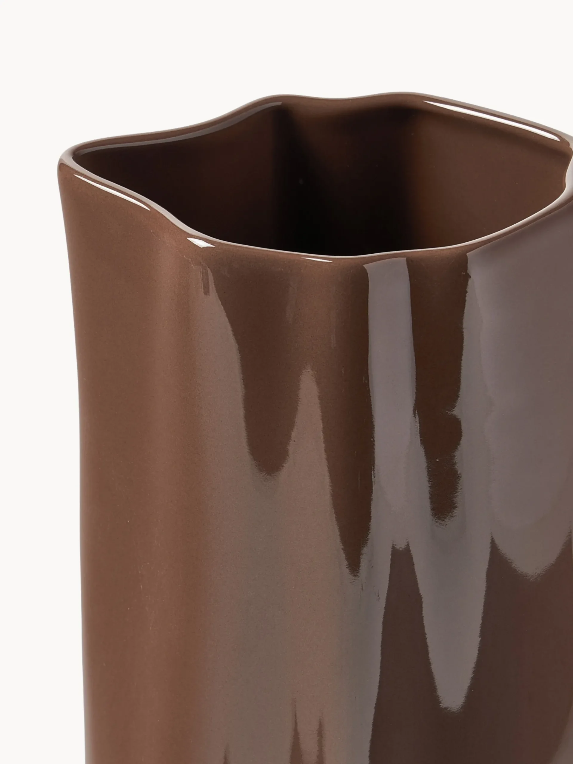 Caraffa in porcellana dalla forma organica Joana