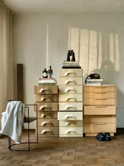 Cassettiera in legno Sungkai Space Age