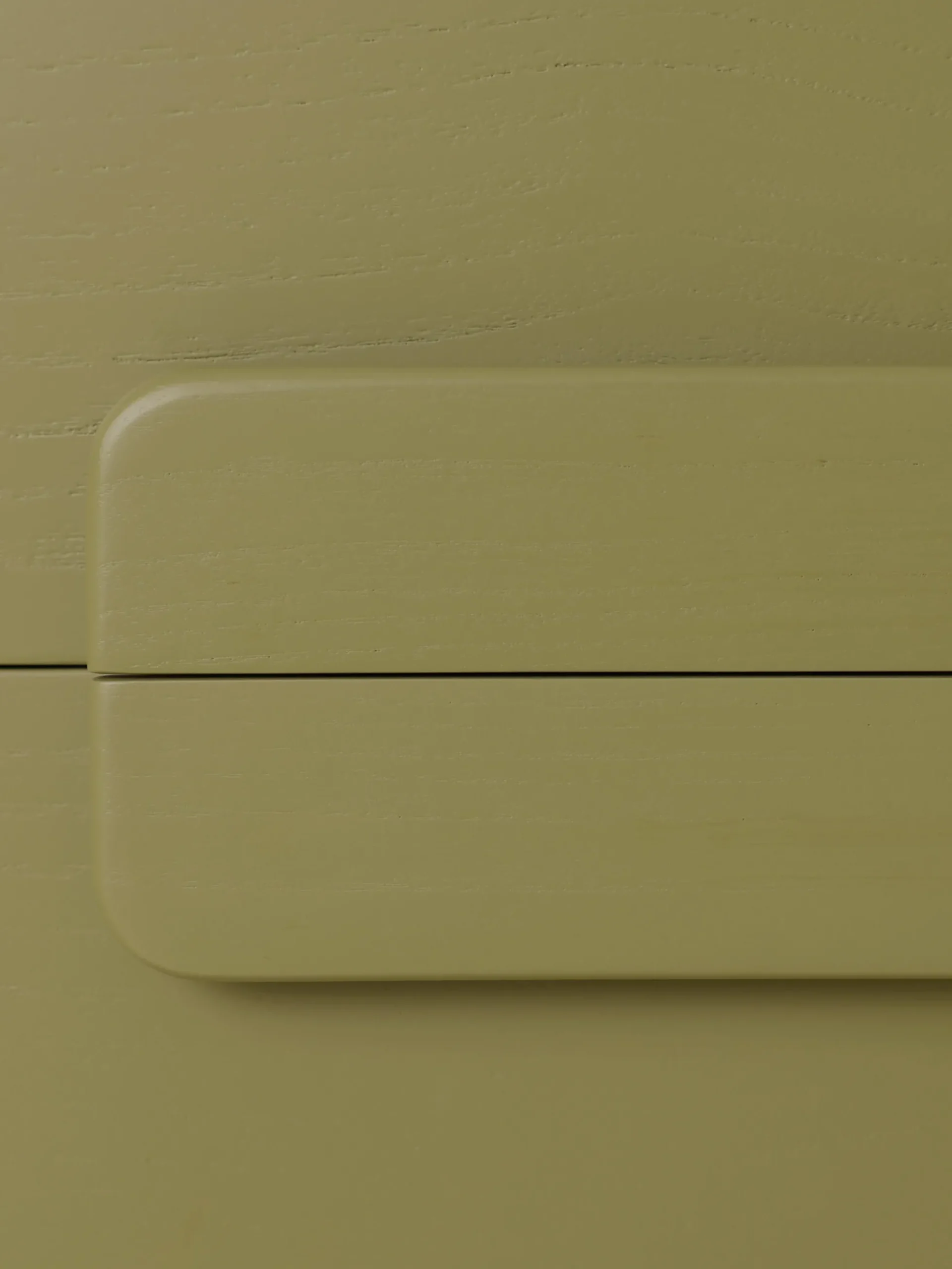 Cassettiera in legno Sungkai fatta a mano Spacious