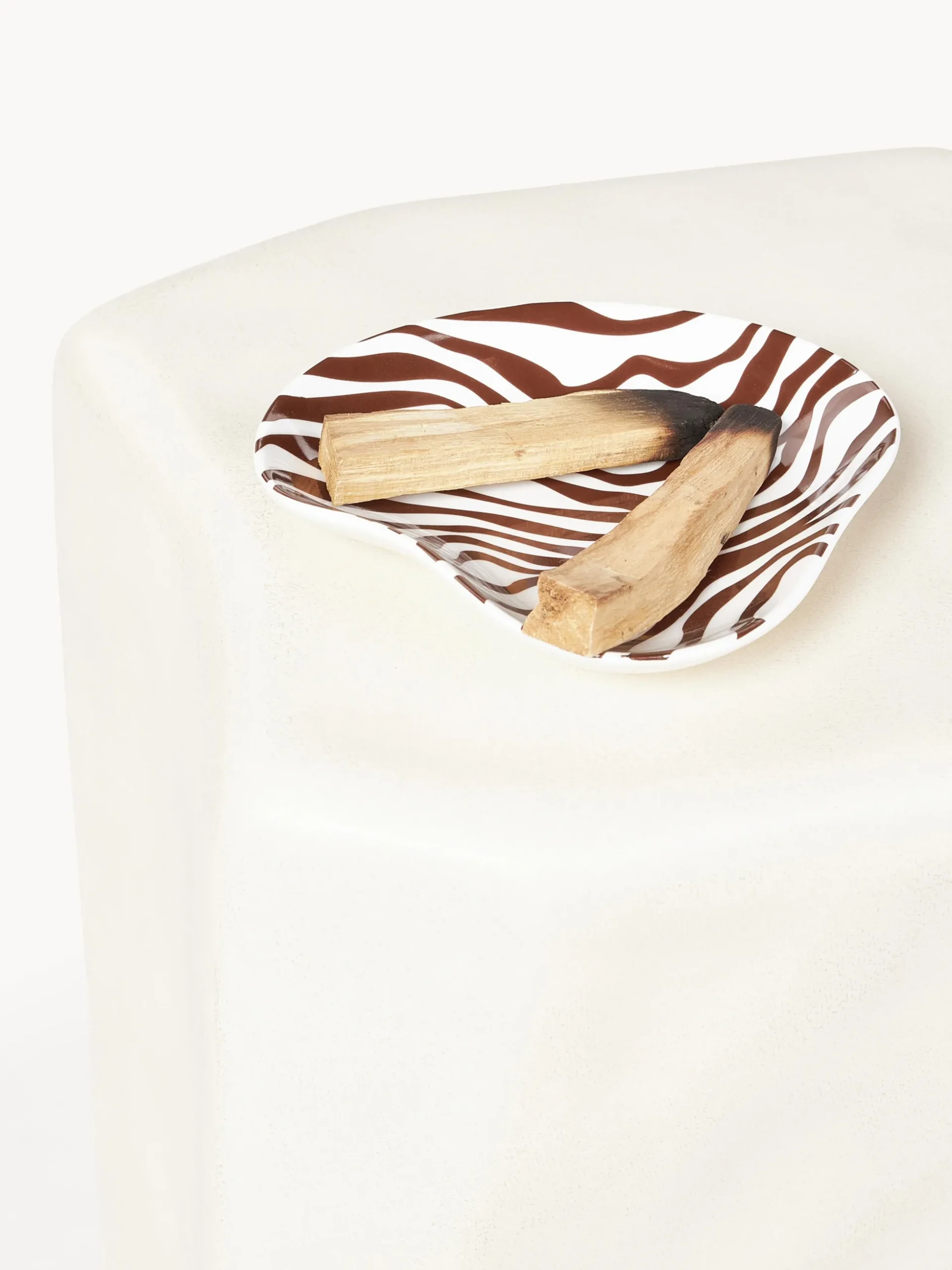 Colonna decorativa in cemento Staffa