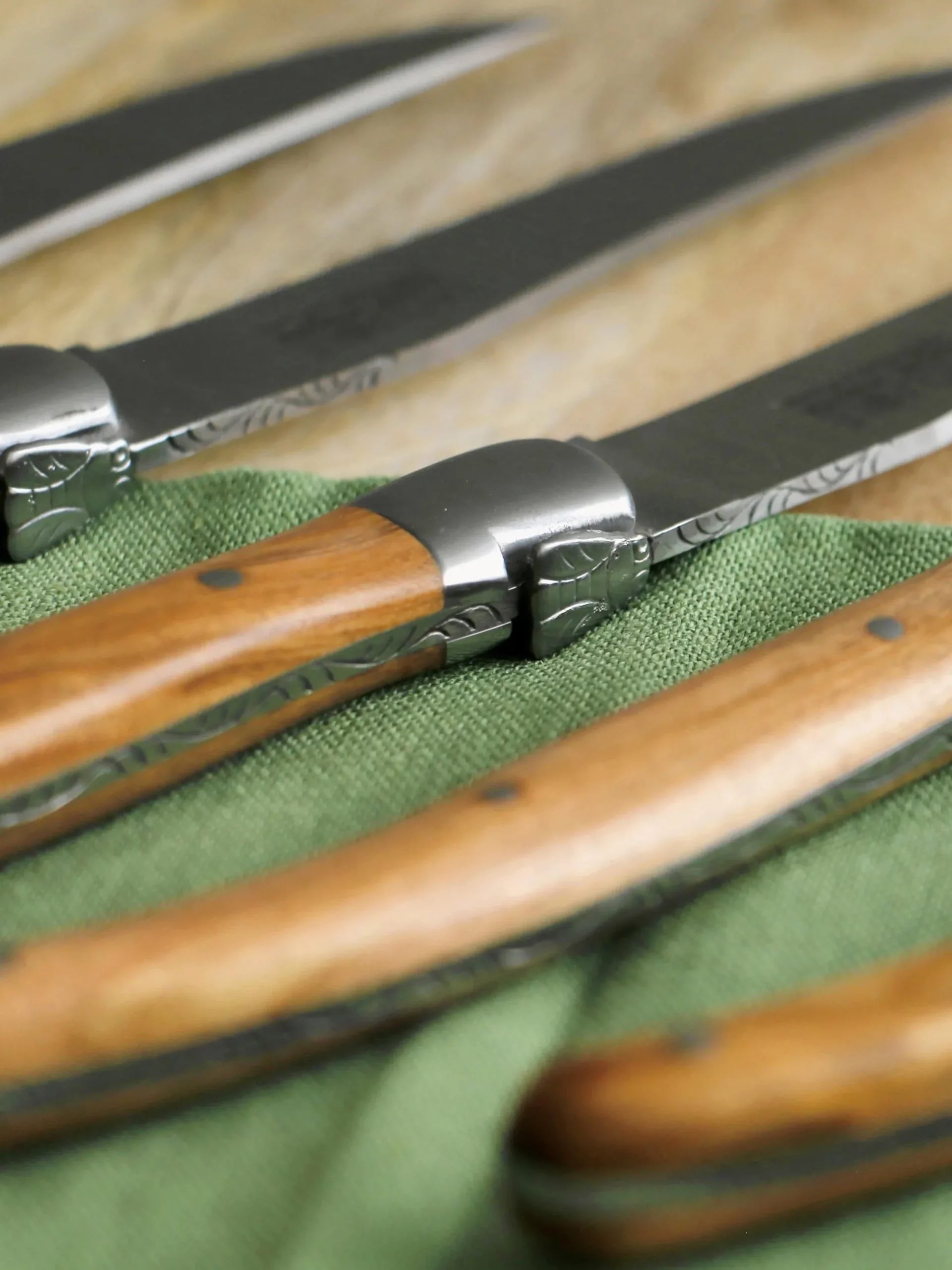 Coltelli fatti a mano con finitura satinata Essentiel 6 pz
