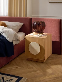 Comodino con maniglia in travertino Holden