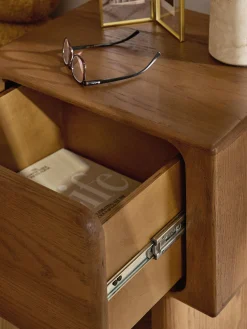 Comodino in legno di quercia Chandler