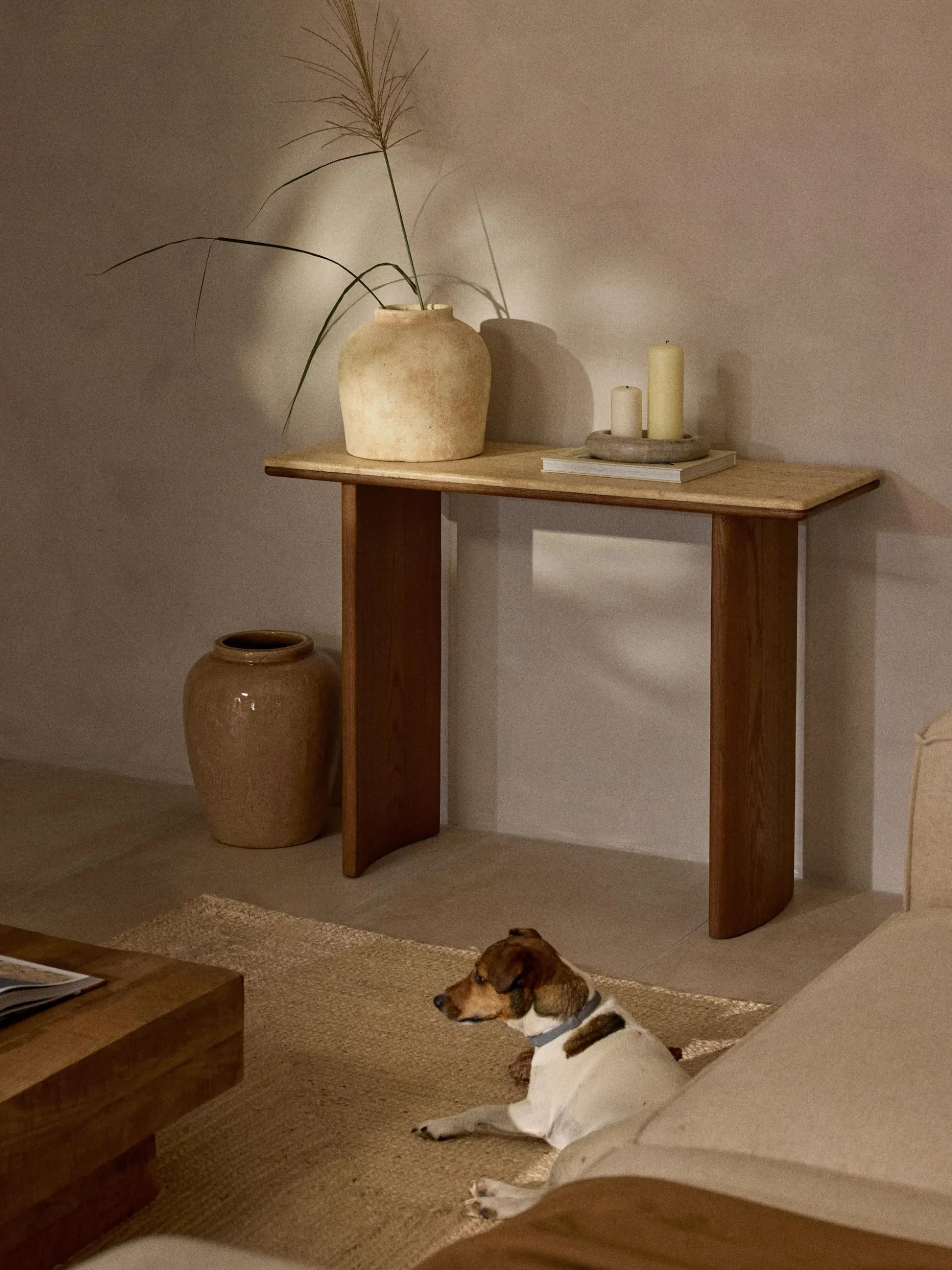 Consolle in legno di quercia con piano in travertino Chandler