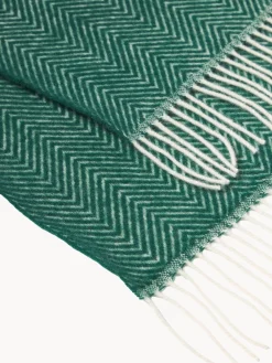 Coperta in lana con motivo a spina di pesce e frange Tyrol
