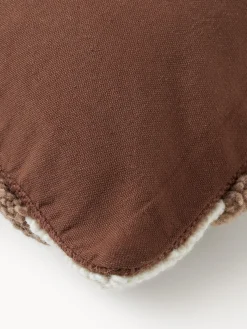 Copricuscino fatto a mano con design trapuntato Jiri