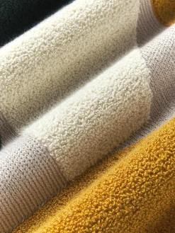 Copricuscino in cotone con decoro astratto Nomi
