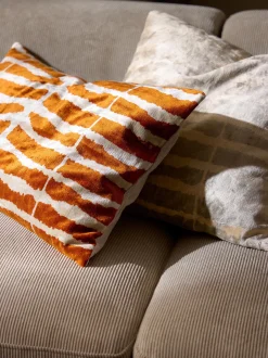 Copricuscino in viscosa con motivo jacquard Dejan