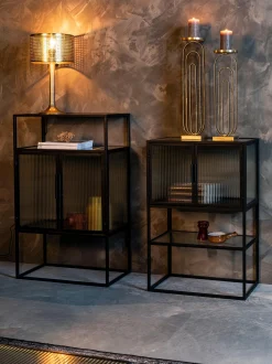 Credenza alta con vetrate scanalate Boli