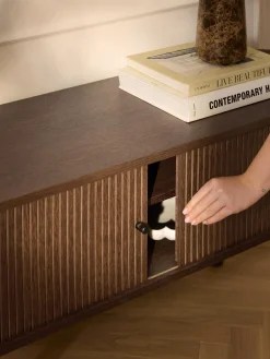 Credenza bassa con frontale millerighe Calary