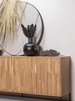 Credenza con frontale in legno di frassino scanalato Avourio