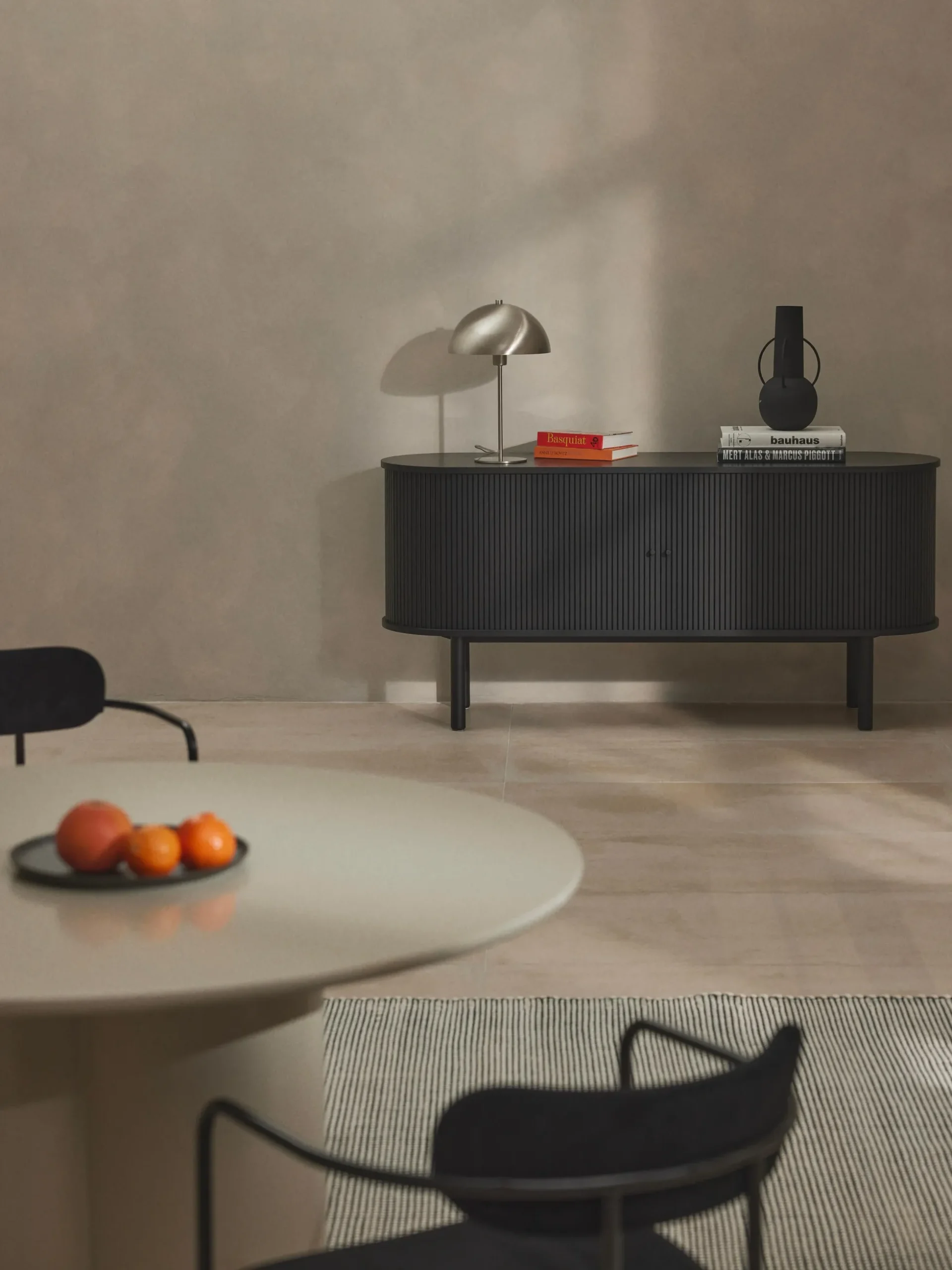 Credenza con frontale millerighe Calary