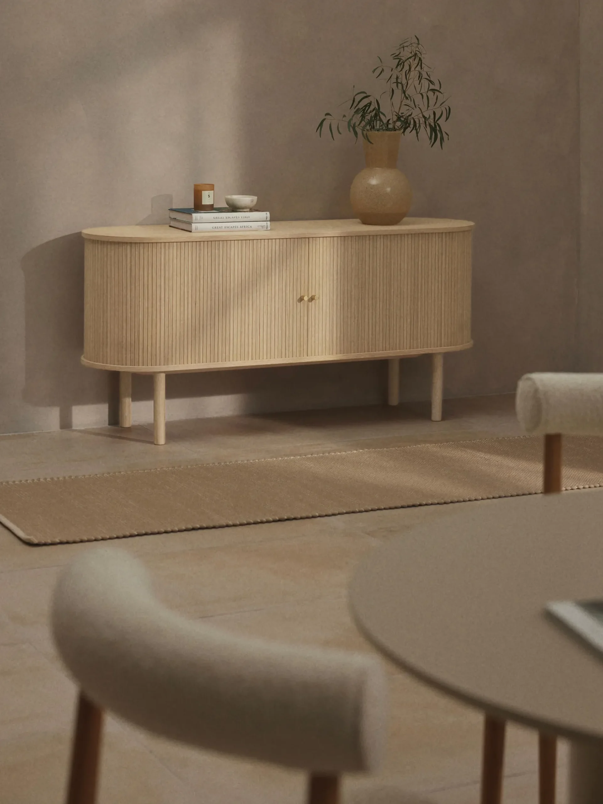 Credenza con frontale millerighe Calary