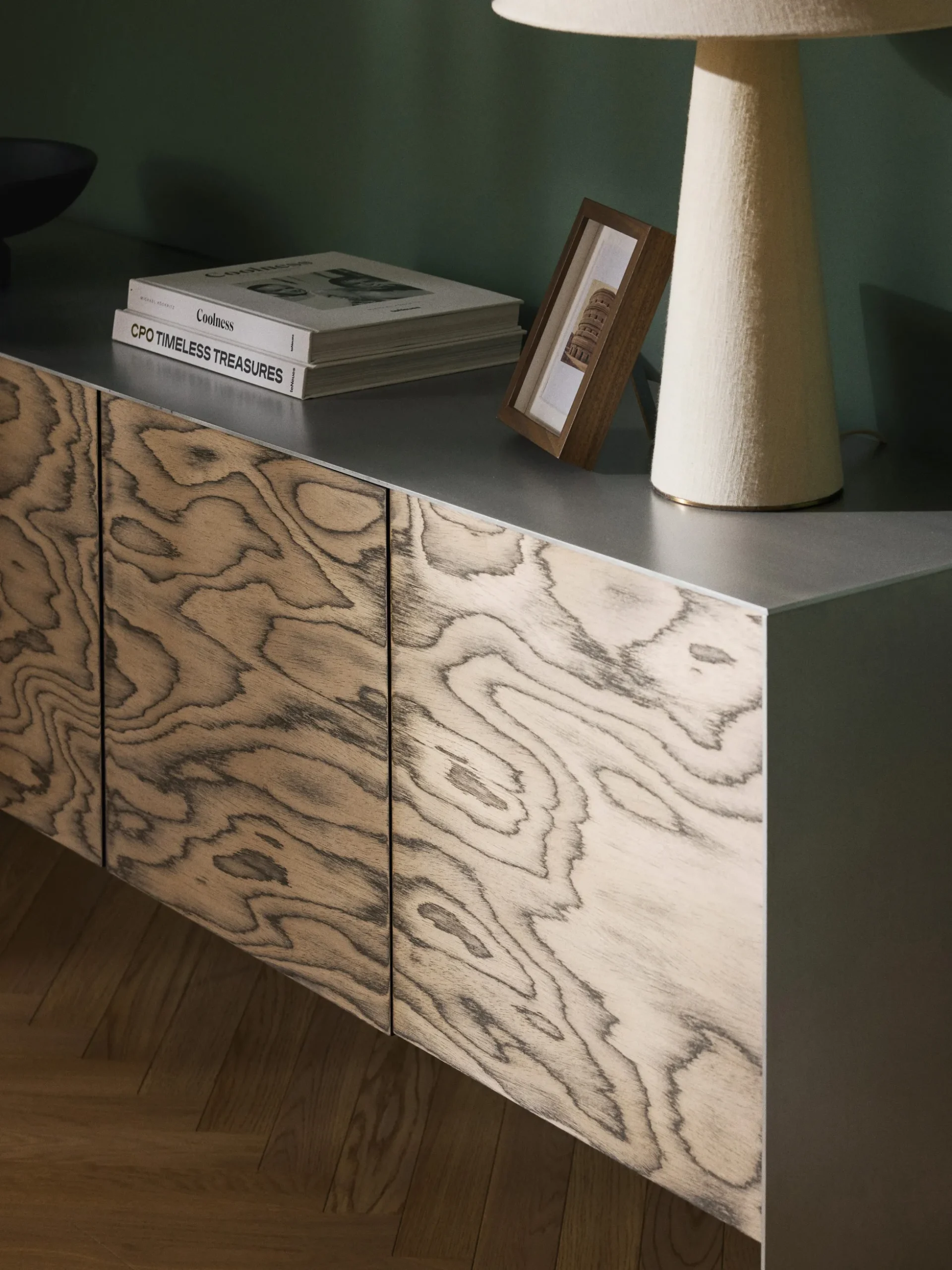 Credenza in legno Ako