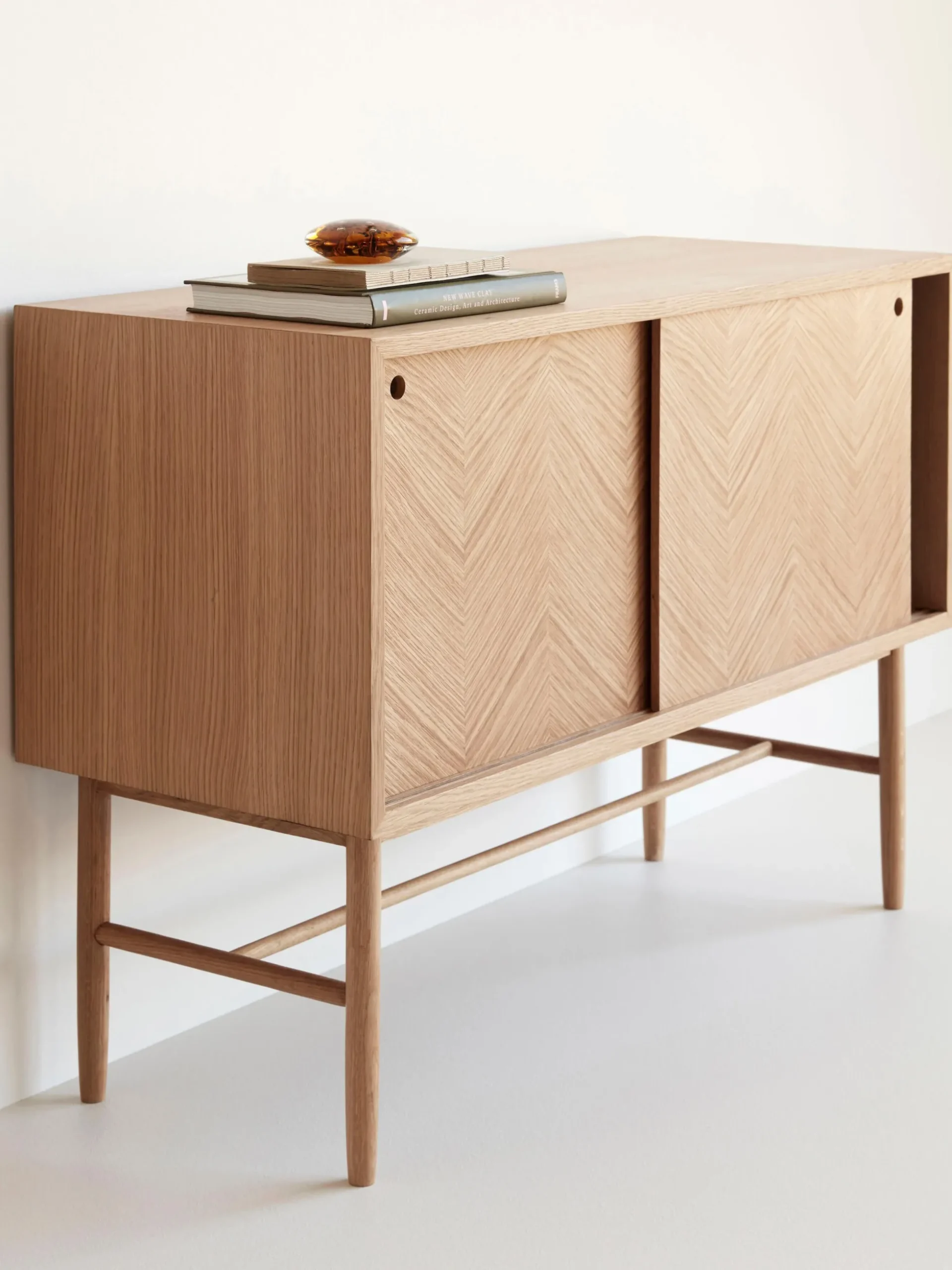 Credenza in legno di quercia con motivo spina di pesce Herringbone