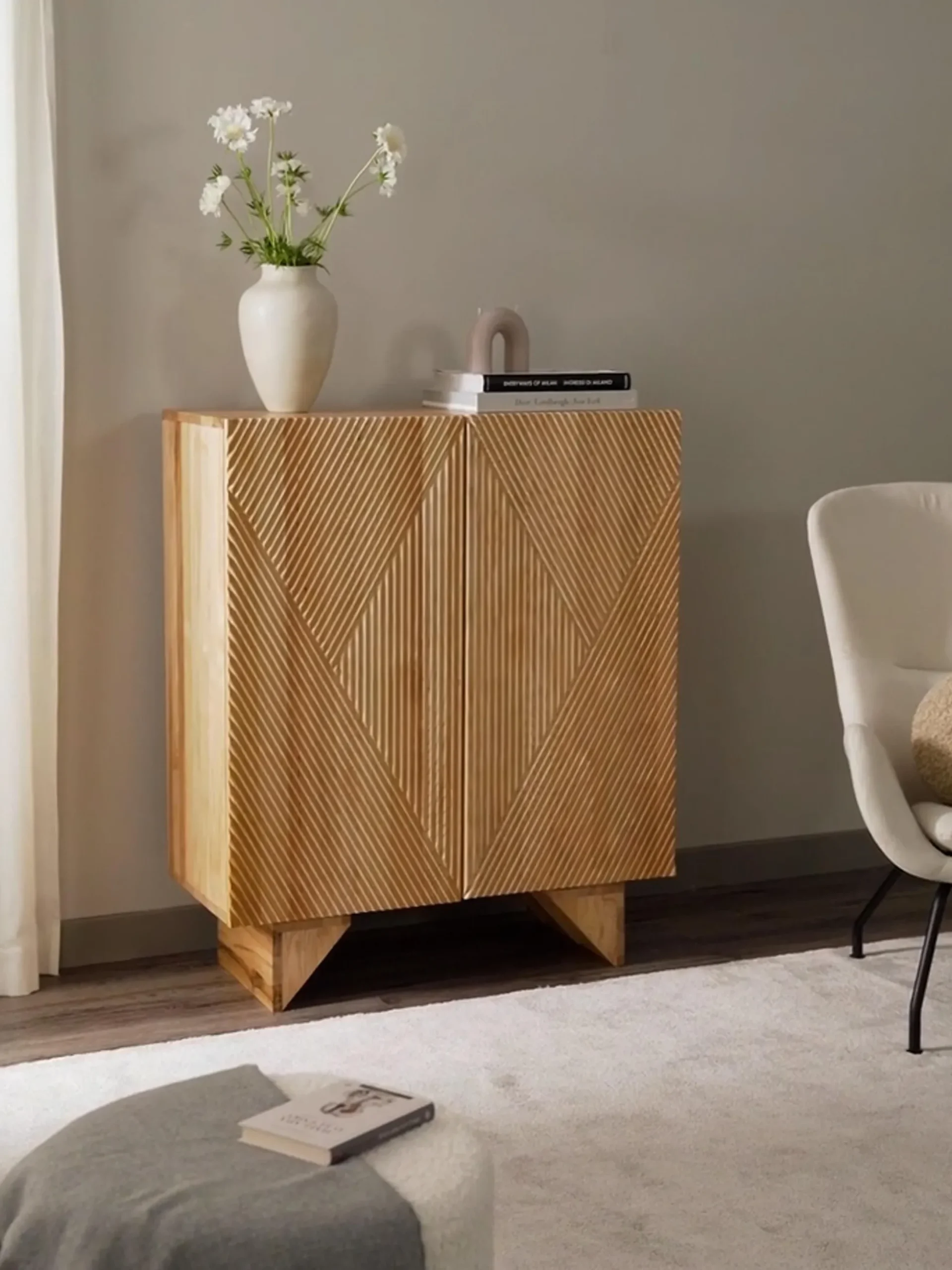 Credenza alta in legno di frassino Louis