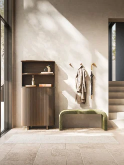 Credenza alta in legno di quercia Soley