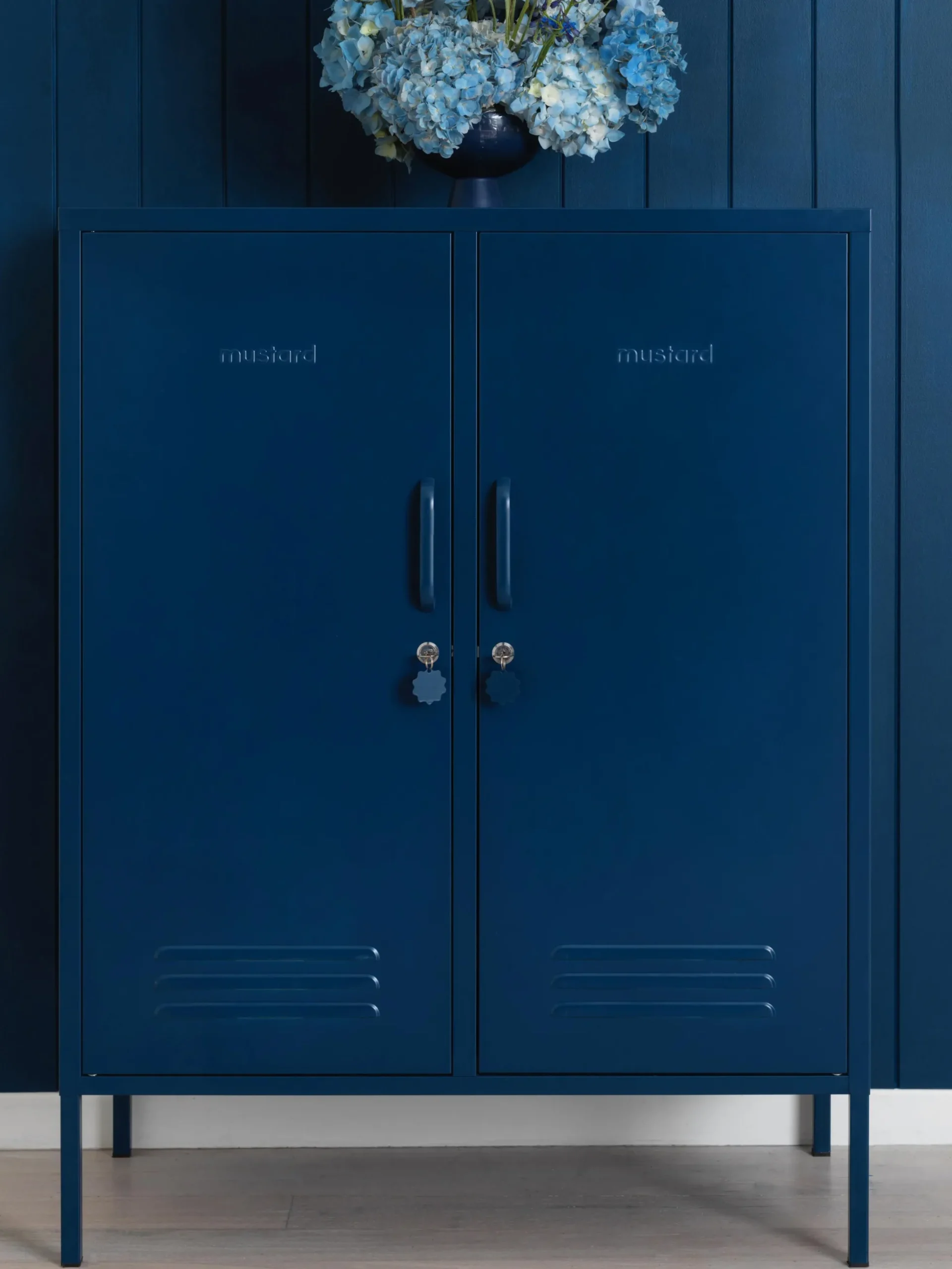 Credenza alta in metallo The Midi