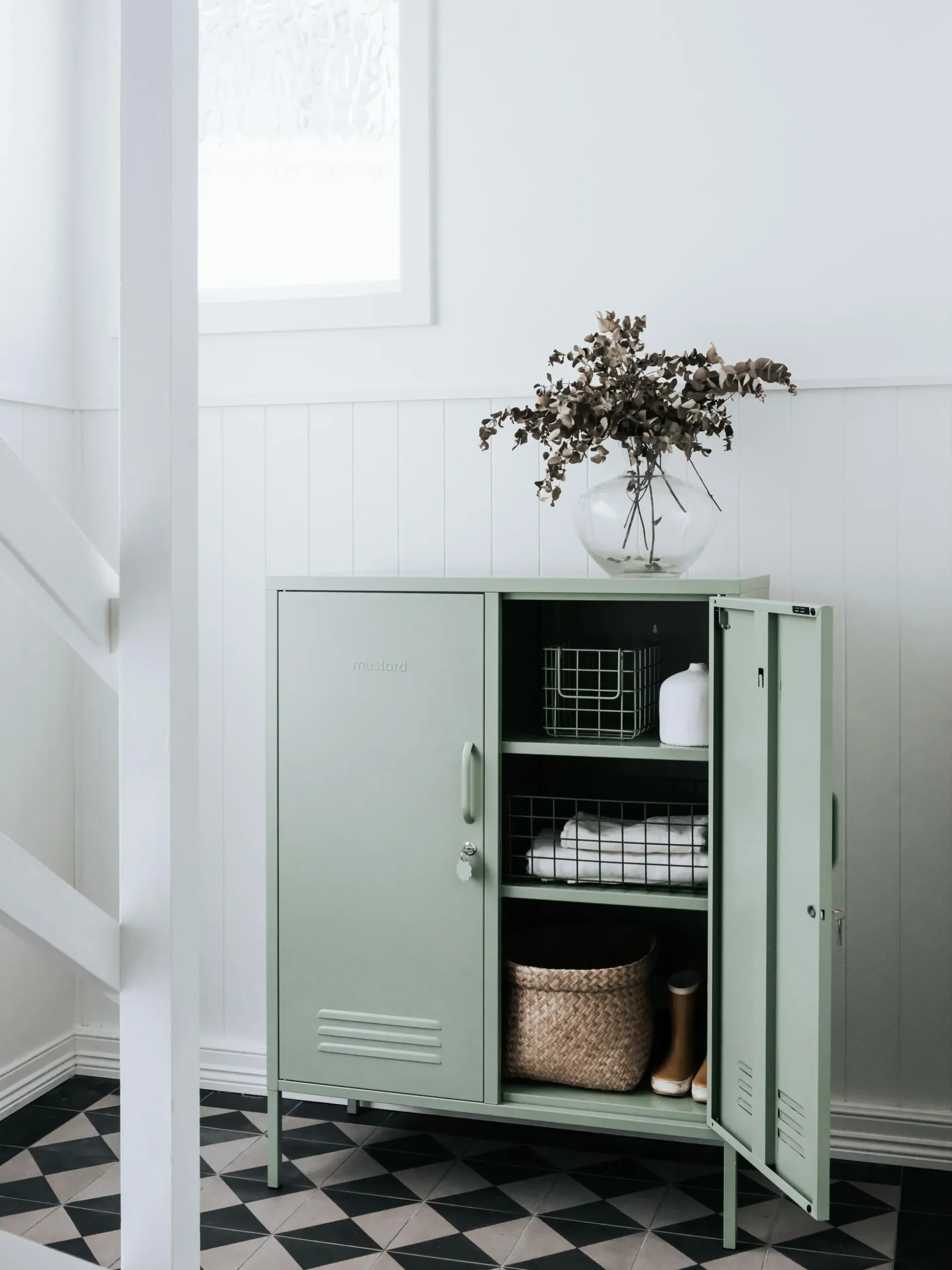 Credenza alta in metallo The Midi