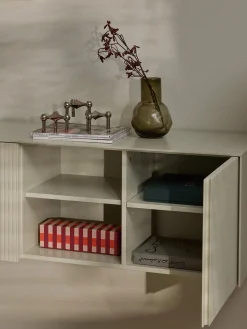 Credenza bassa con fronte millerighe Shea