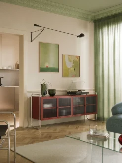 Credenza in metallo con frontale in vetro Robyn