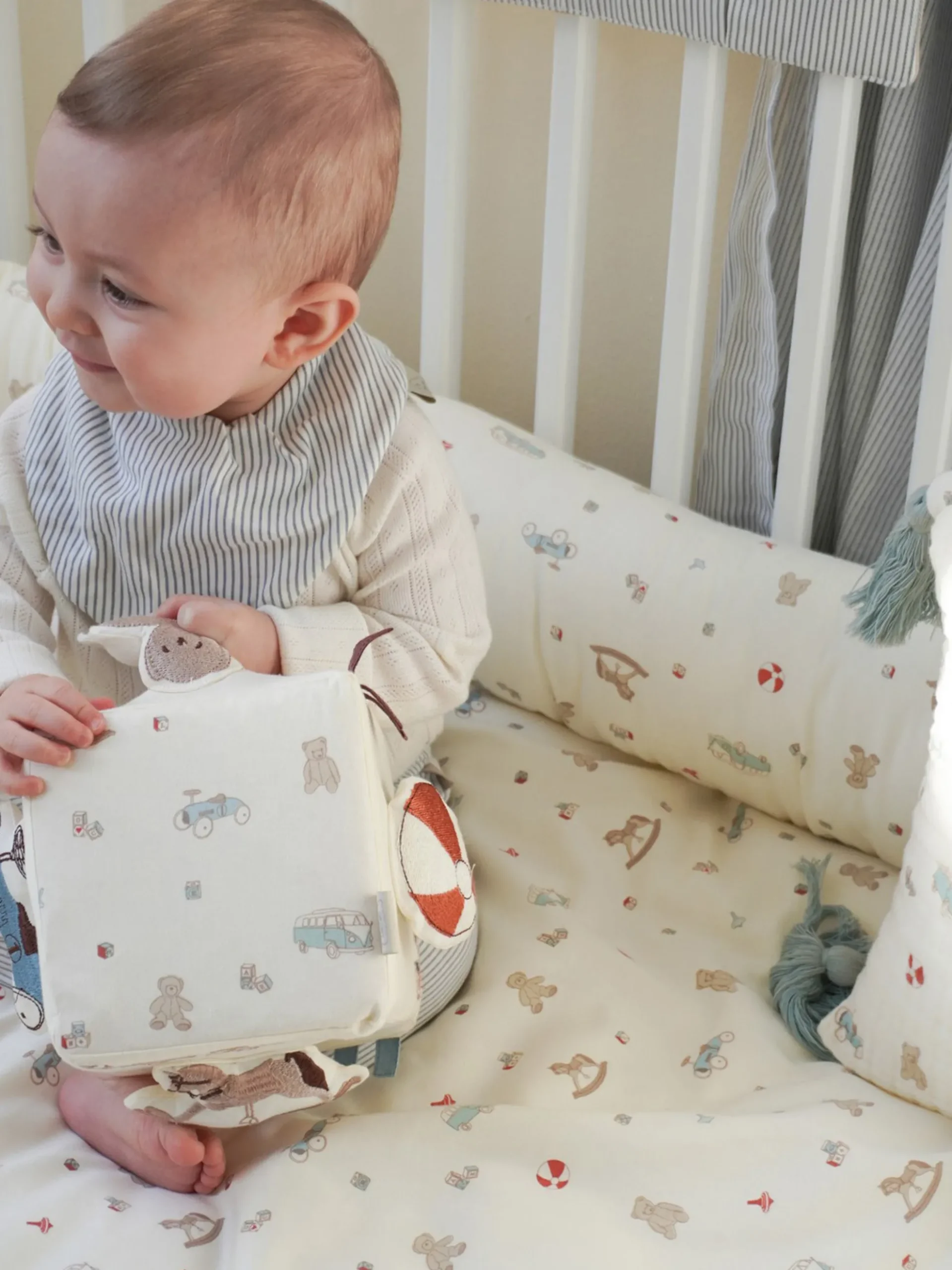 Cubo attività in cotone organico per bambini Vintage Toys
