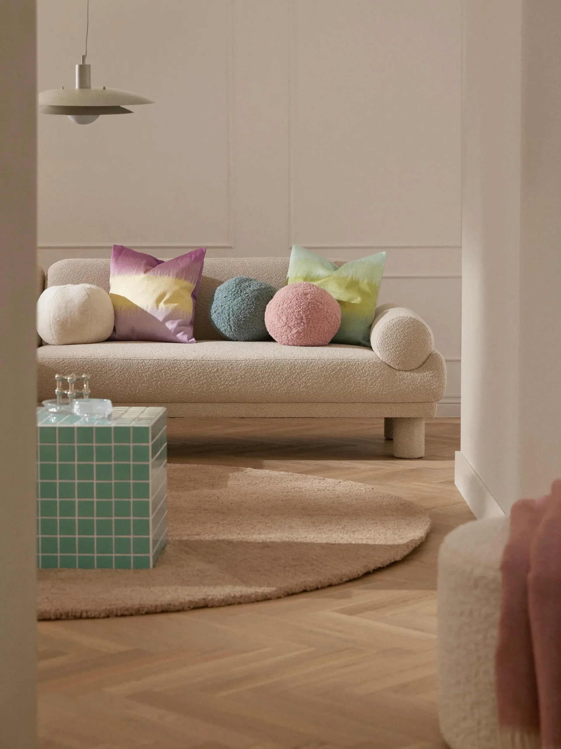 Cuscino decorativo rotondo in teddy Dotty