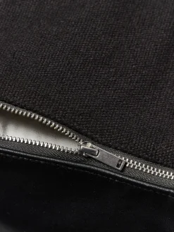Cuscino da pavimento in pelle fatto a mano Raven