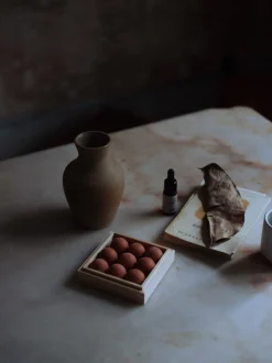 Diffusore per ambienti Deep Forest (rosa arancio, rosa bianca, legno di cedro e patchouli)