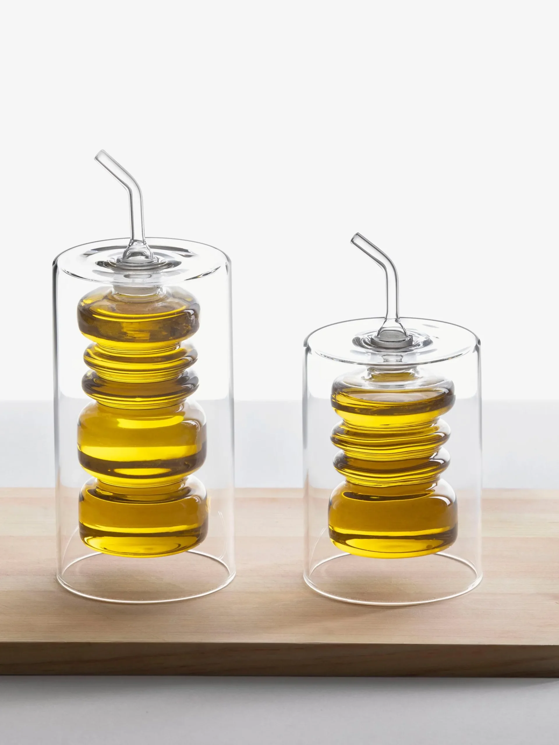 Distributore aceto e olio in vetro borosilicato fatto a mano Rings alt. 19 cm