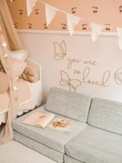 Divano da gioco componibile per bambini in velluto a coste fatto a mano Mila