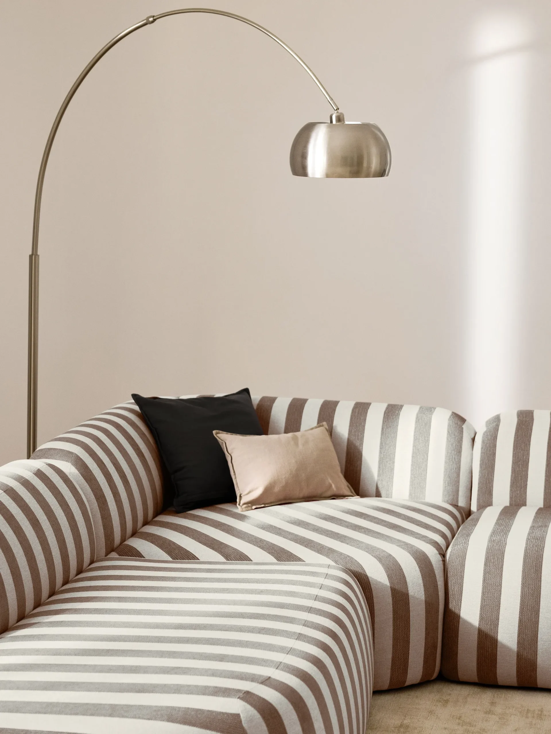 Divano angolare componibile XL a righe con chaise longue Wolke