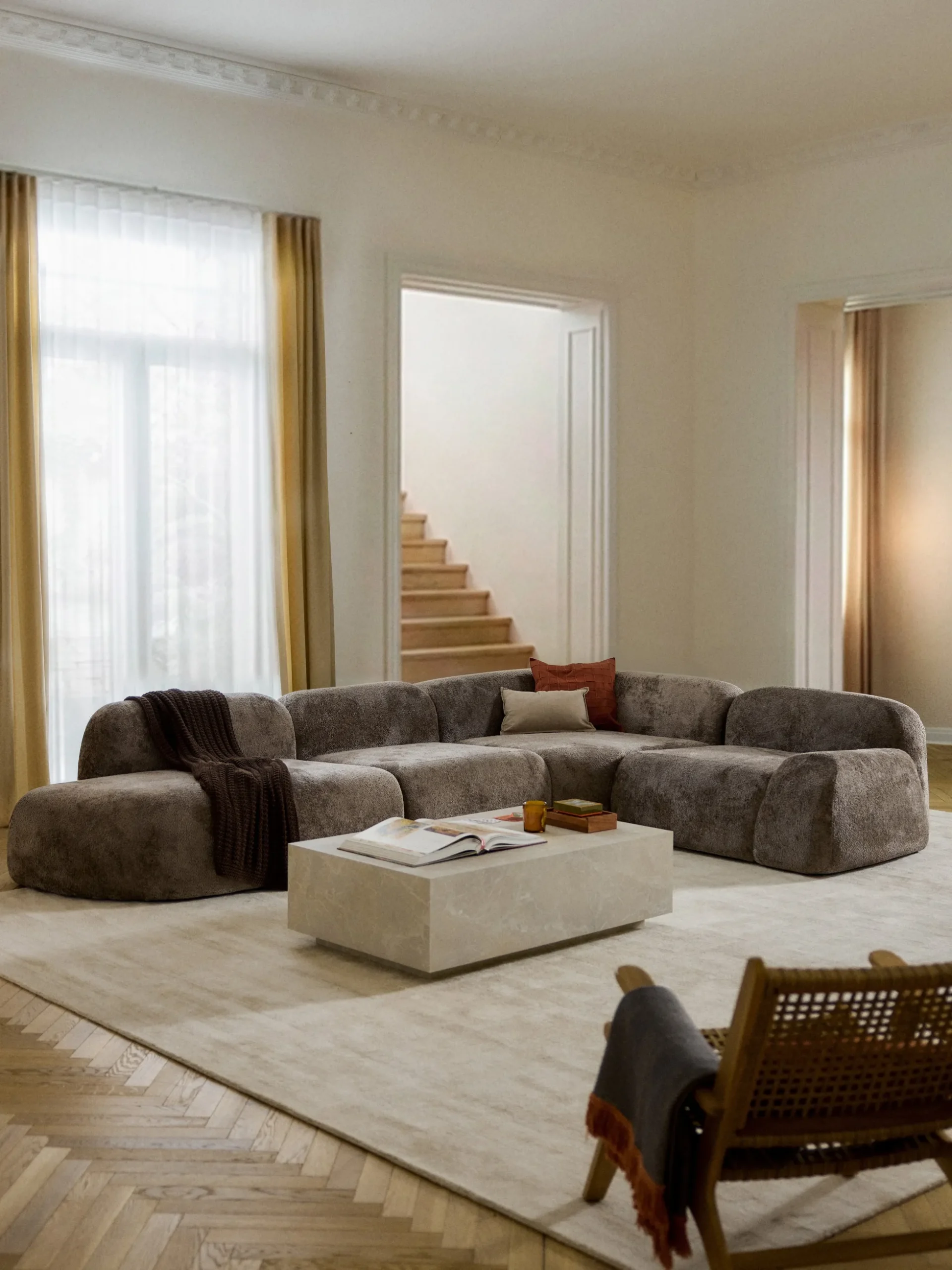 Divano angolare componibile 4 posti in teddy bouclé con chaise longue Wolke
