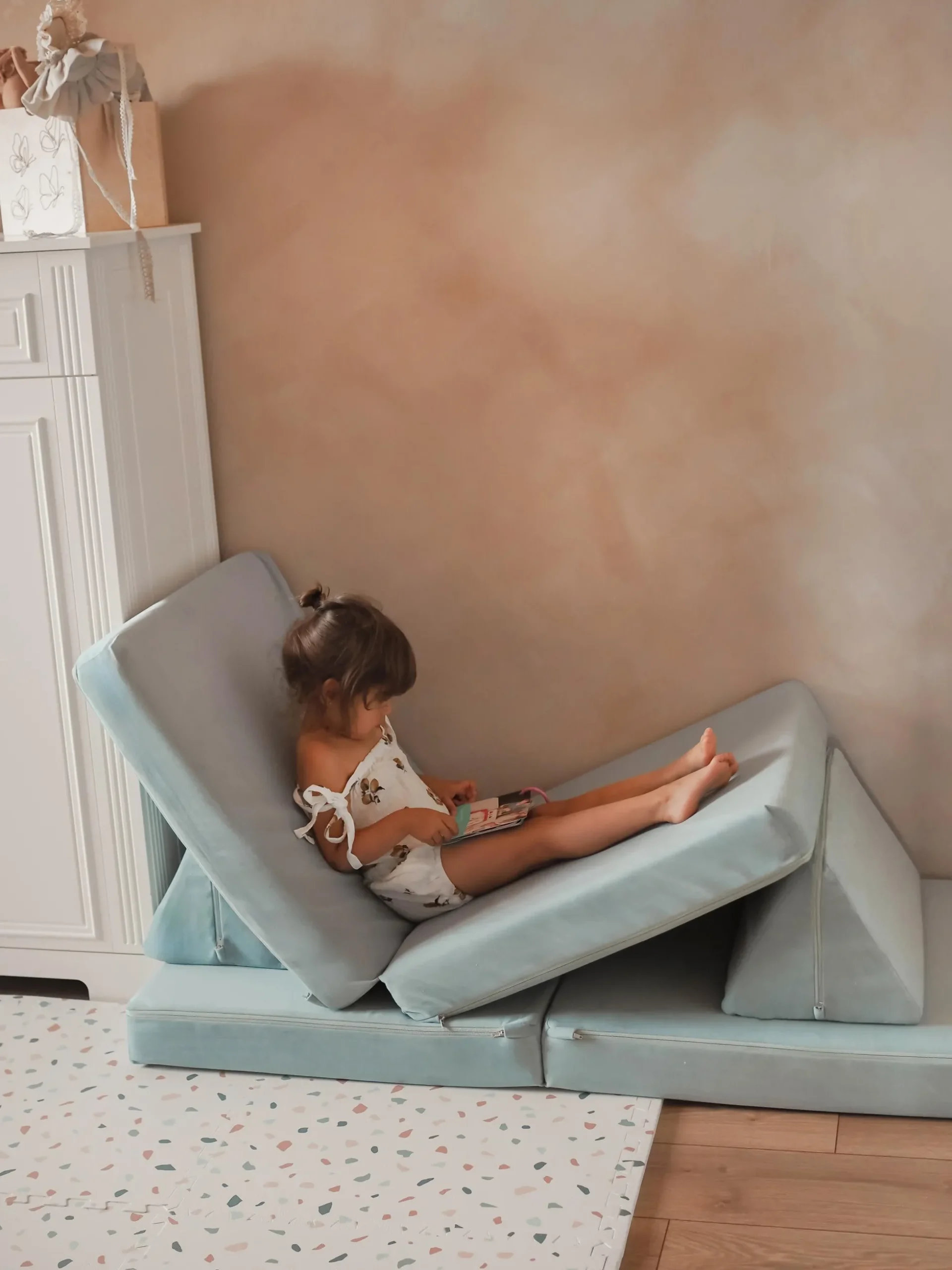 Divano da gioco componibile in velluto per bambini fatto a mano Mila