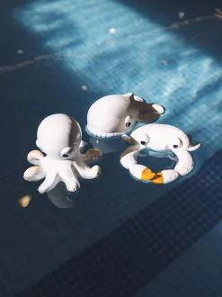 Giocattolo da bagno fatto a mano Oli&Carol x Big Stuffed